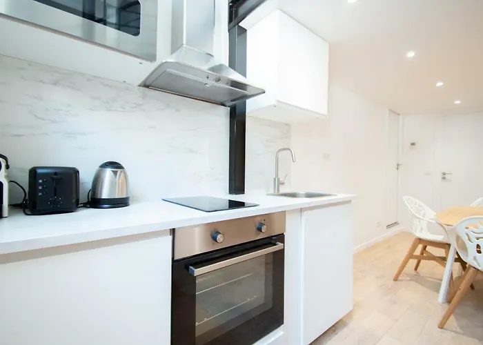 Du Marais - Center *